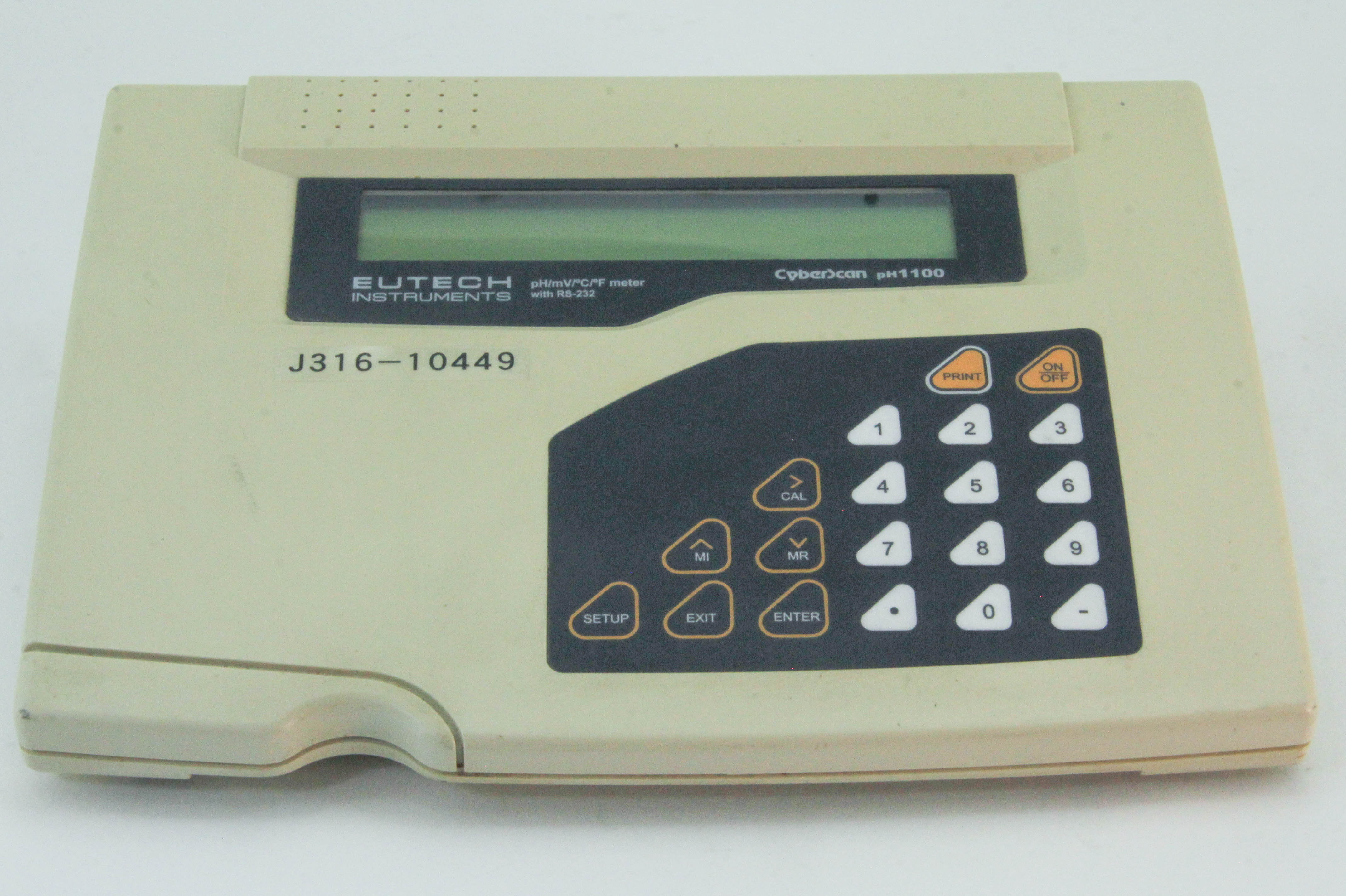 10449 EUTECH INSTRUMENTS PH/MV/C/F METER WITH RS 232 CYBERSCAN
